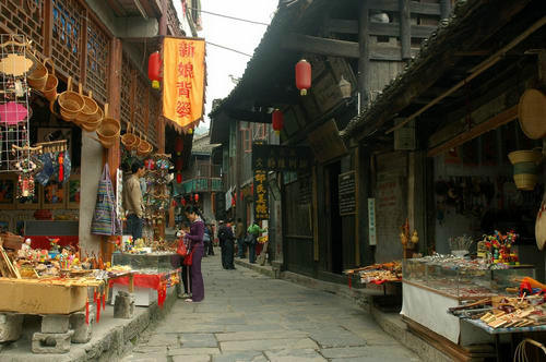 E線(xiàn)：張家界、猛洞河、芙蓉鎮(zhèn)、黃龍洞經(jīng)典四日游（純玩）